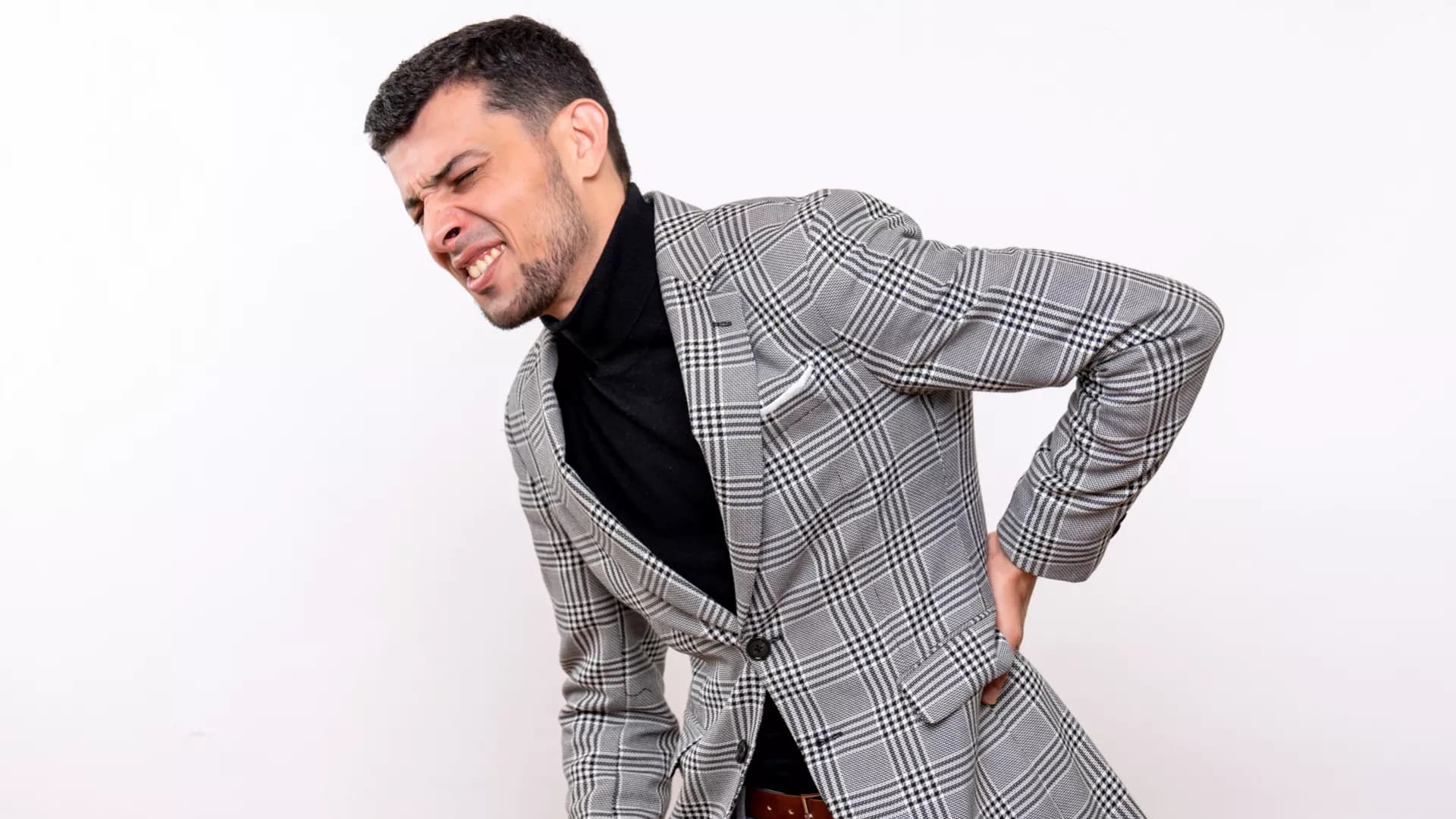 หยุดคิดว่า "ปวดหลังตามวัย" มาทำความเข้าใจต้นเหตุที่แท้จริงจาก "โรคกระดูกพรุน"