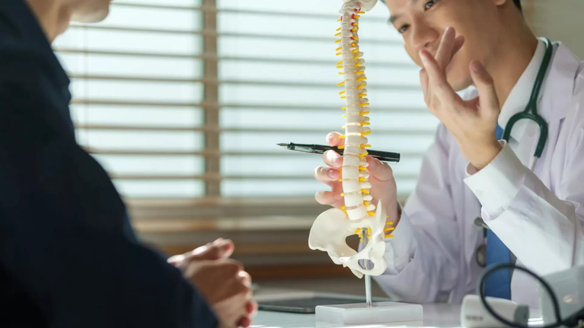 ผ่าตัดแก้ไขกระดูกสันหลังด้วยกล้องเอ็นโดสโคป Endoscope : ความปลอดภัยและผลลัพธ์ที่น่าเชื่อถือ